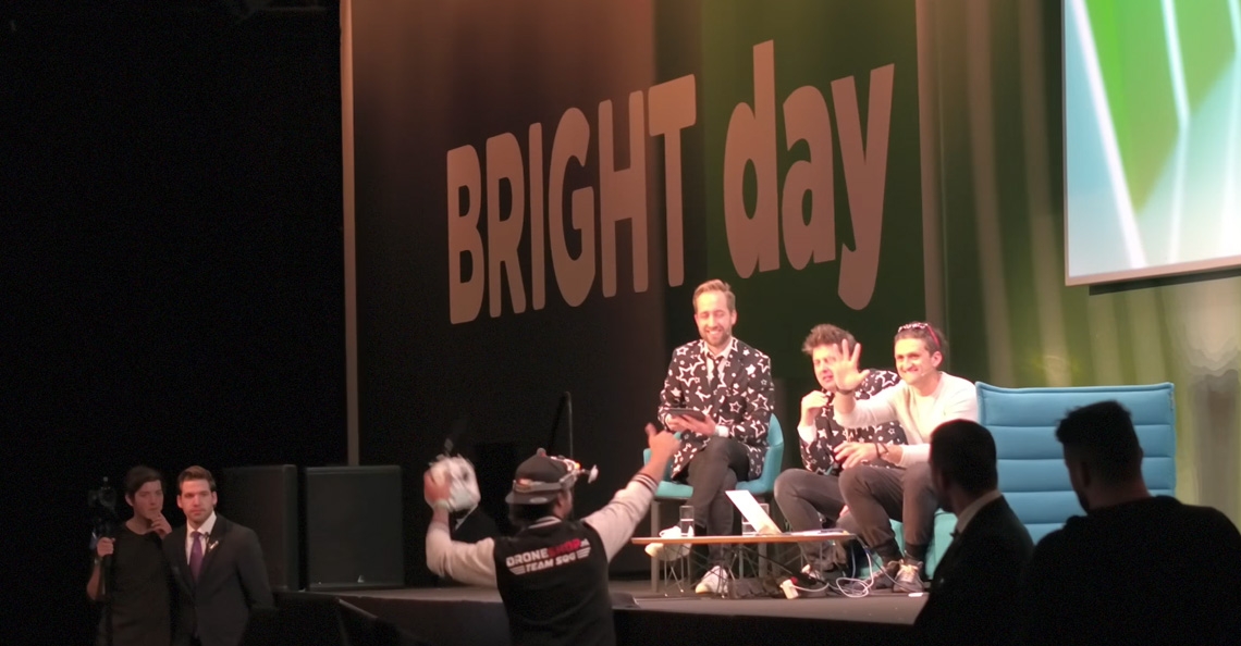 1511194047-vince-irie-trollt-casey-neistat-tijdens-bright-day-2017.jpg