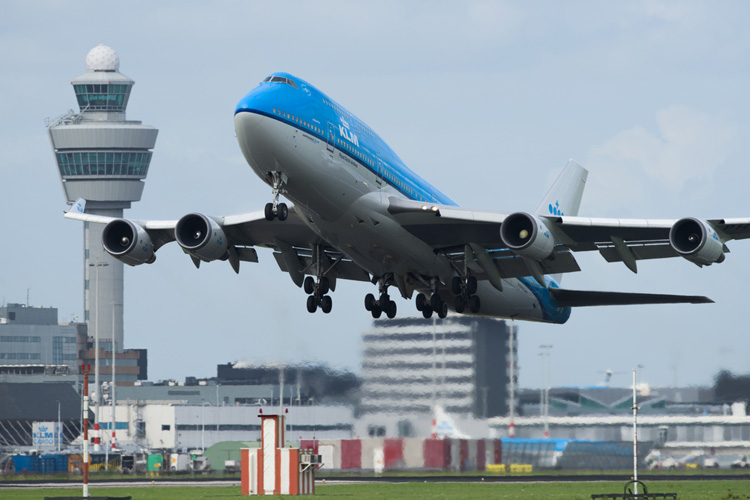 Dronevlieger bij Schiphol opgepakt