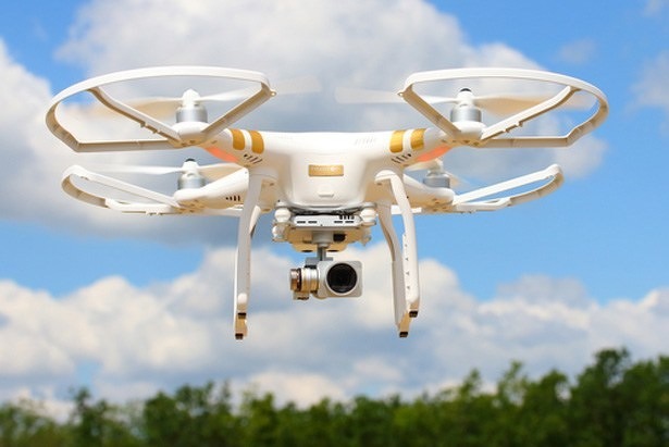 dji-phantom-3-professional-quadcopter-drone